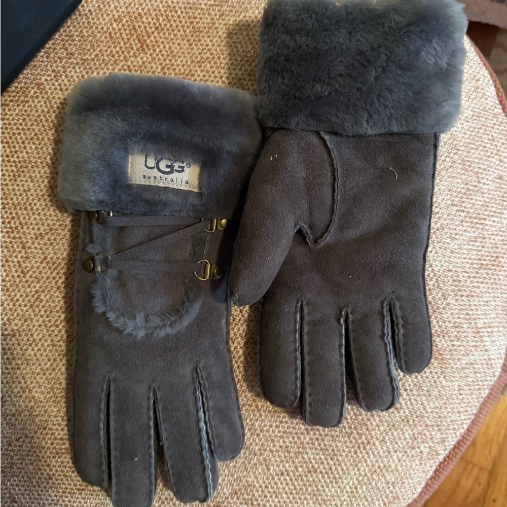 UGG Gray Shearling Gloves